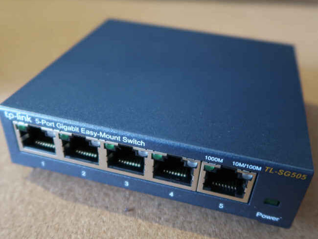 最大通信速度1Gbpsのスイッチングハブ