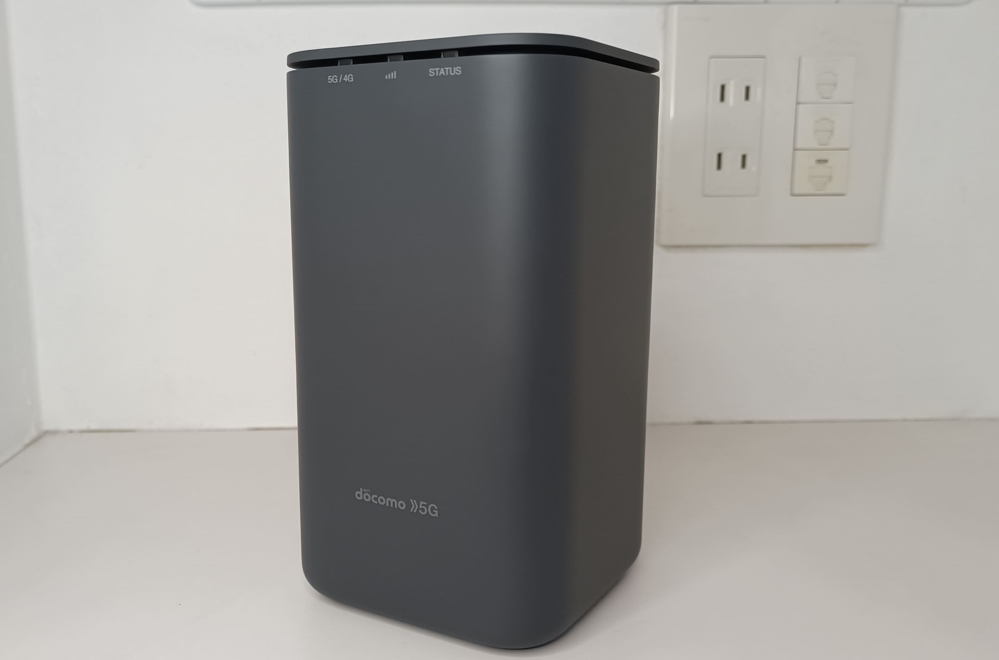 ドコモhome5G 本体写真